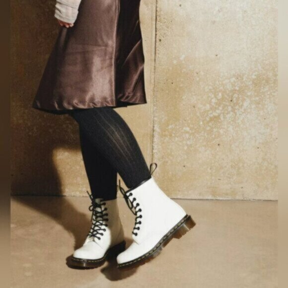 Dr Martens 1460 WOMEN'S SMOOTH LEATHER LACE UP BOOTS White Sz 5 NEW - Picture 4 of 9
